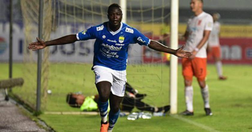 'Brace' Ezechiel Bawa Persib Taklukkan Borneo FC 3-1
