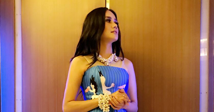 Mulan Jameela Jual Sepatu Bekasnya Jutaan Rupiah, Bangkrut?