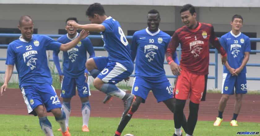 Pelatih Persib: Penundaan Laga Lawan Persija Merugikan Kami