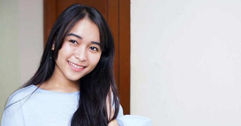 Adik Ayu Ting Ting Jual Baju Bekas, Netizen Malah Kesal