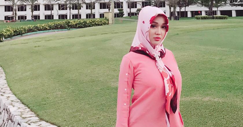 Ramadan Hari Pertama, Lucinta Luna Berhijab?
