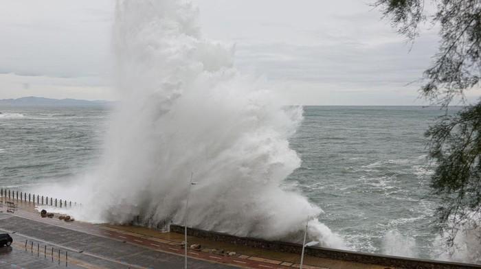 Siklon Tropis Mawar, BMKG: Berpotensi Gelombang Laut Tinggi