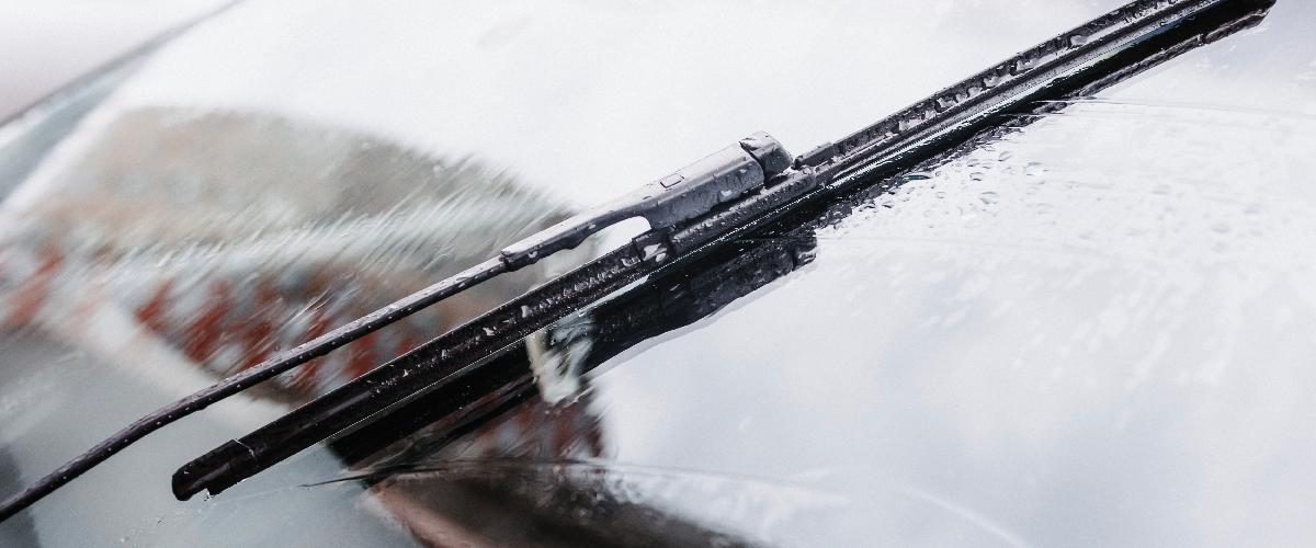 Pakar Otomotif soal Air Wiper Pakai Sabun: Sebabkan Korosi dan Tinggalkan Residu