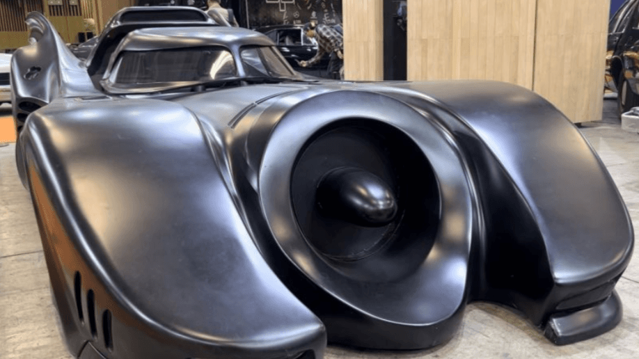 Paris Motor Show 2024: Mobil Ikonik Film Batman dan Jurassic Park hingga Fast & Farious Mejeng