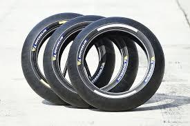 Ban Motor Radial: Kunci Performa dan Keamanan di Lintasan Balap