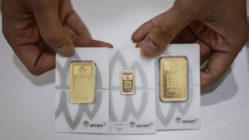 Emas Antam Turun Rp7.000, Pantau Harga Terbarunya di Sini!