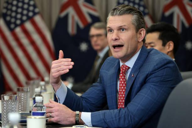 Menhan AS Dukung Elon Musk Pangkas Pengeluaran Negara