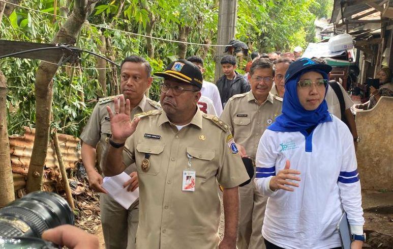 Hari Pertama Kerja jadi Wagub Jakarta, Rano Tinjau Pengerukan Kali Krukut