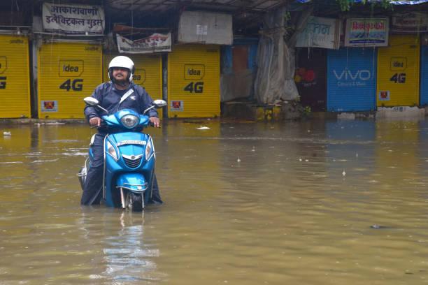 Jakarta Dikepung Air, Begini Cara Hidupkan Motor Usai Terendam Banjir yang Baik dan Benar!