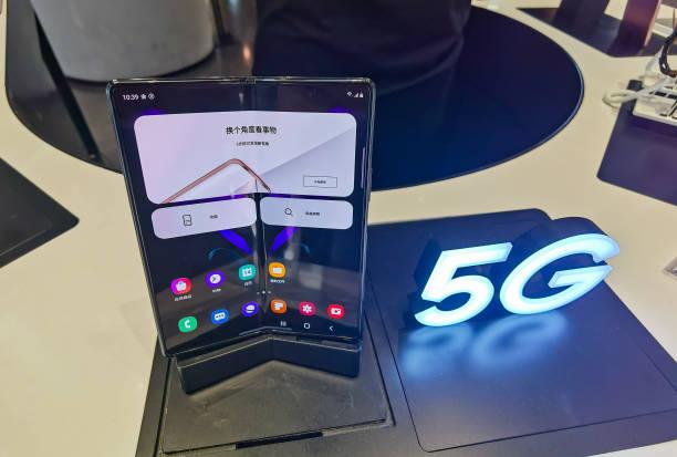 Samsung Perkenalkan Layar Lipat Generasi Terbaru di MWC 2025