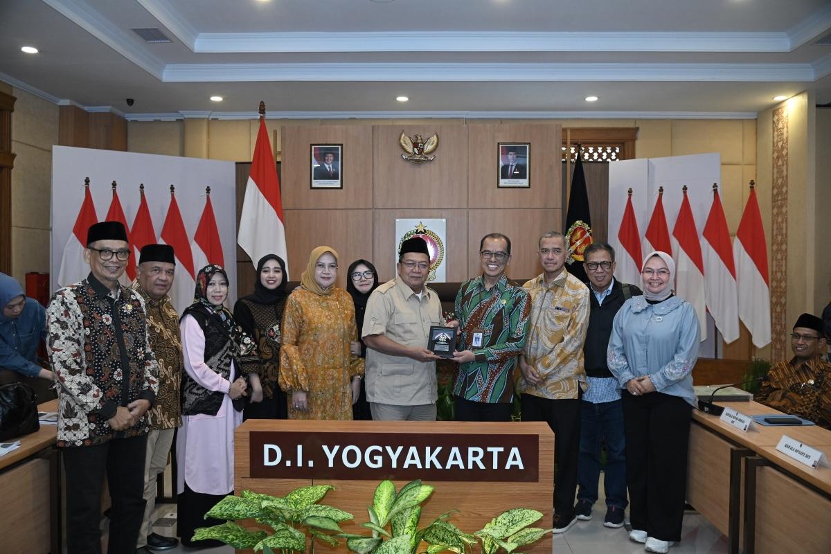 Kunjungi Yogya, Komisi VIII Serap Aspirasi Persiapan Haji dan Program Sekolah Rakyat