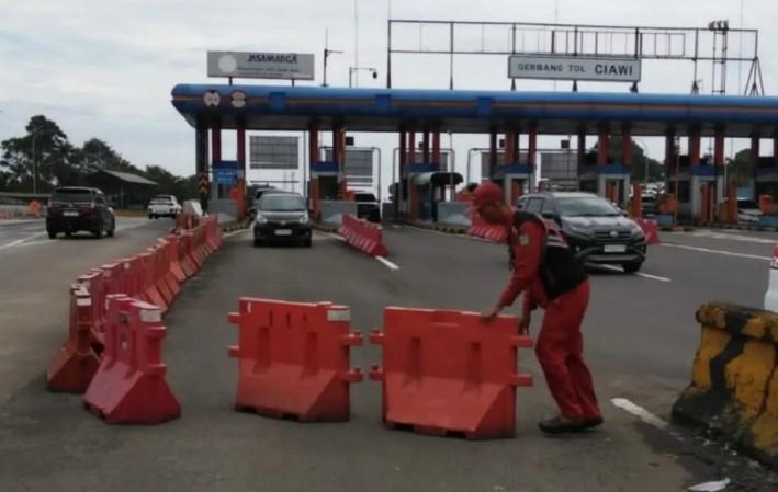 Contraflow di Tol Jagorawi Arah Puncak Dihentikan Setelah Lalu Lintas Kembali Normal