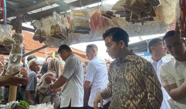 Wapres Gibran Tinjau Pasar Baru Indramayu, Fokus pada Stabilitas Harga dan Rencana Revitalisasi
