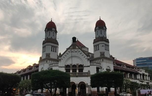 Lawang Sewu Jadi Tempat Ibadah Kenaikan Yesus Kristus yang Khusyuk di Semarang