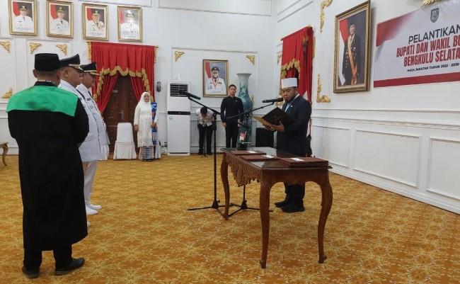 Pelantikan Dilakukan Setelah Menang di PSU, Gubernur Helmi Hasan Sampaikan Harapan