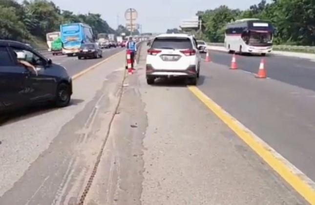 Contraflow di Tol Jakarta-Cikampek Dikurangi, Kepadatan Arus Lalu Lintas Mulai Mencair saat Libur Panjang