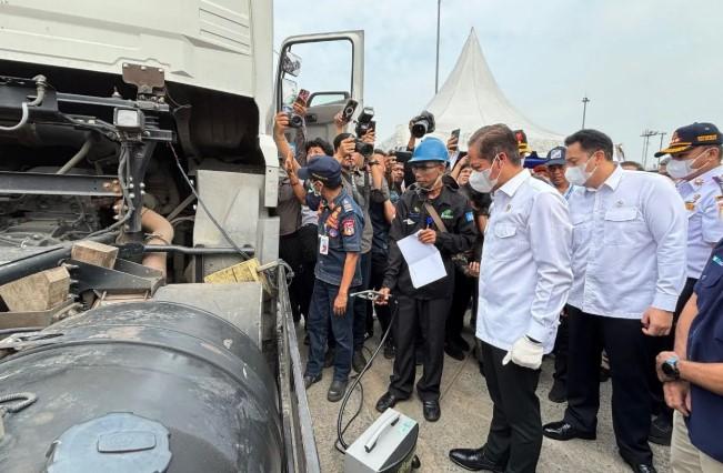 KLH Fokuskan Uji Emisi pada Truk dan Kendaraan Barang, Targetkan Penurunan Polusi hingga 25 Persen