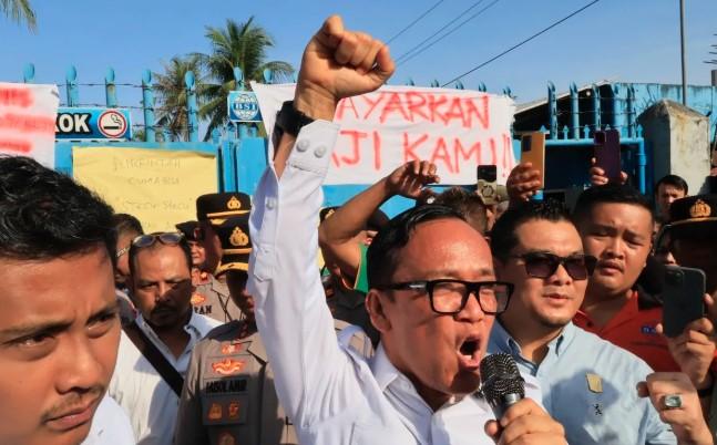 Wamenaker Immanuel Ebenezer Tegaskan Negara Hadir, Tanggapi Aksi Buruh Tak Digaji di Padang Pariaman