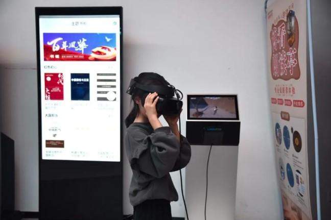 Gen-Z China Ubah Cara Membaca: Dari Buku Audio hingga Video Penjelasan Novel Klasik