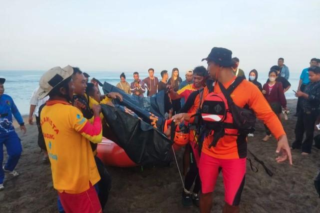 Basarnas Bali Temukan Jenazah Wisatawan NTT yang Terseret Arus di Pantai Berawa