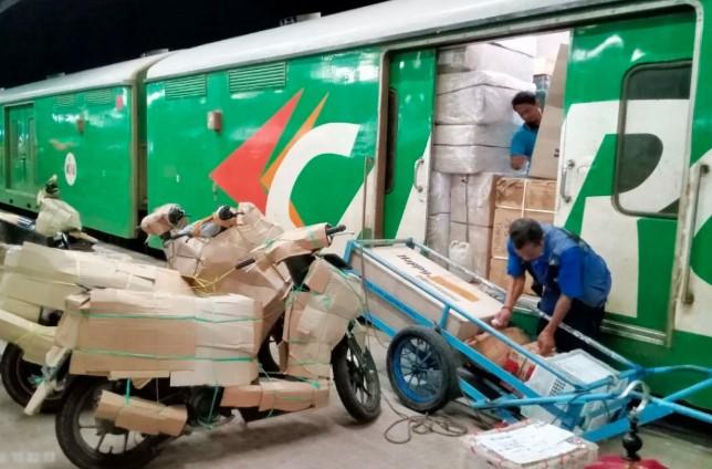 Angkutan Retail KAI Tumbuh 13 Persen hingga Agustus 2025, Dorong Ekonomi dan Ramah Lingkungan