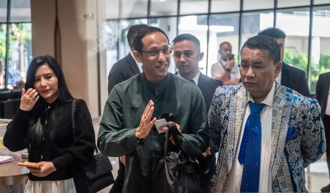 Hotman Paris Bantah Nadiem Terima Uang dari Proyek Chromebook: "Tidak Ada Satu Sen pun Masuk ke Kantongnya"
