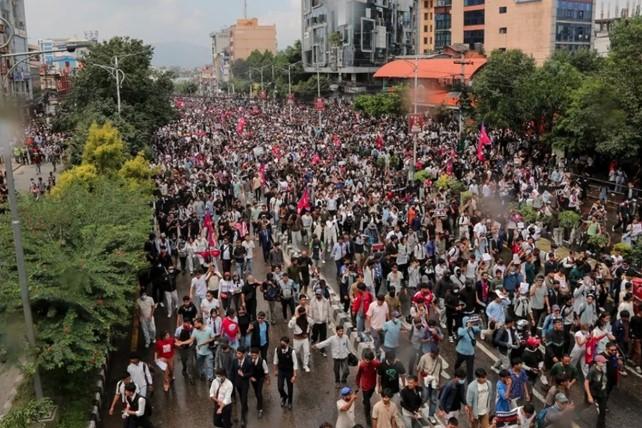 Istri Mantan PM Nepal Tewas Terbakar, PM Oli Mundur di Tengah Revolusi Gen Z dan Krisis Nasional