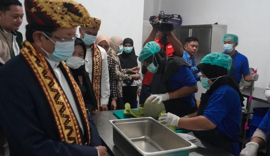 Menteri Agama Resmikan Dapur MBG di Lampung, Tegaskan Program sebagai Dakwah Sosial dan Penggerak Ekonomi Umat
