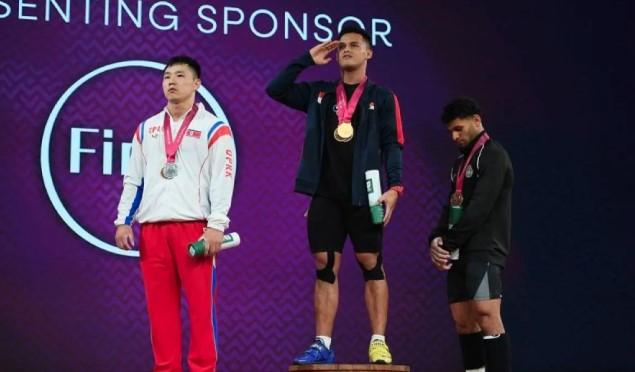 Rizki Juniansyah Pecahkan Rekor Dunia, Indonesia Raih 5 Medali di Kejuaraan Dunia Angkat Besi 2025