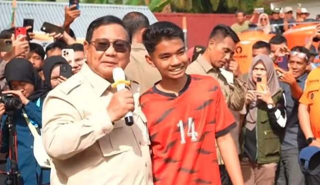 Presiden Prabowo Ajak Menteri Pertahanan Beri Arahan ke Remaja Pengungsi yang Bercita-cita Jadi Tentara