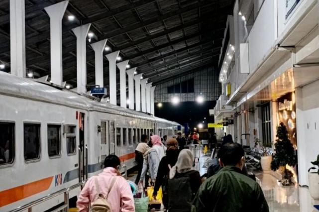 Stasiun Ketapang Layani 53 Ribu Penumpang Selama Nataru, Jadi Simpul Wisata Banyuwangi