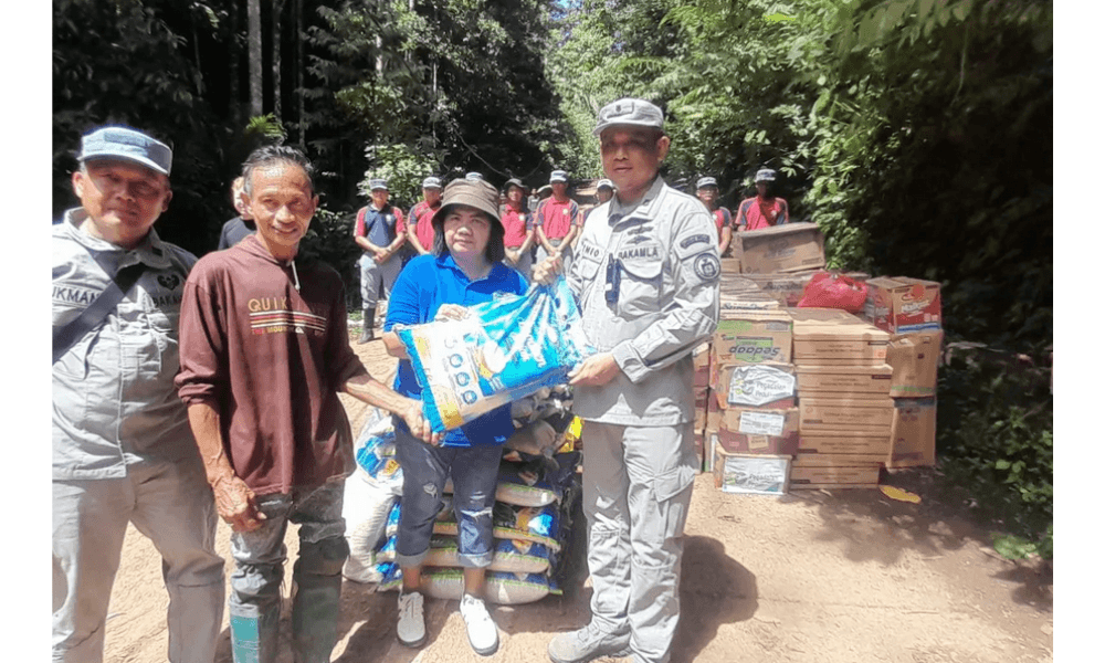 Bakamla RI Salurkan Bantuan untuk Korban Longsor di Kampung Makoa, Sitaro