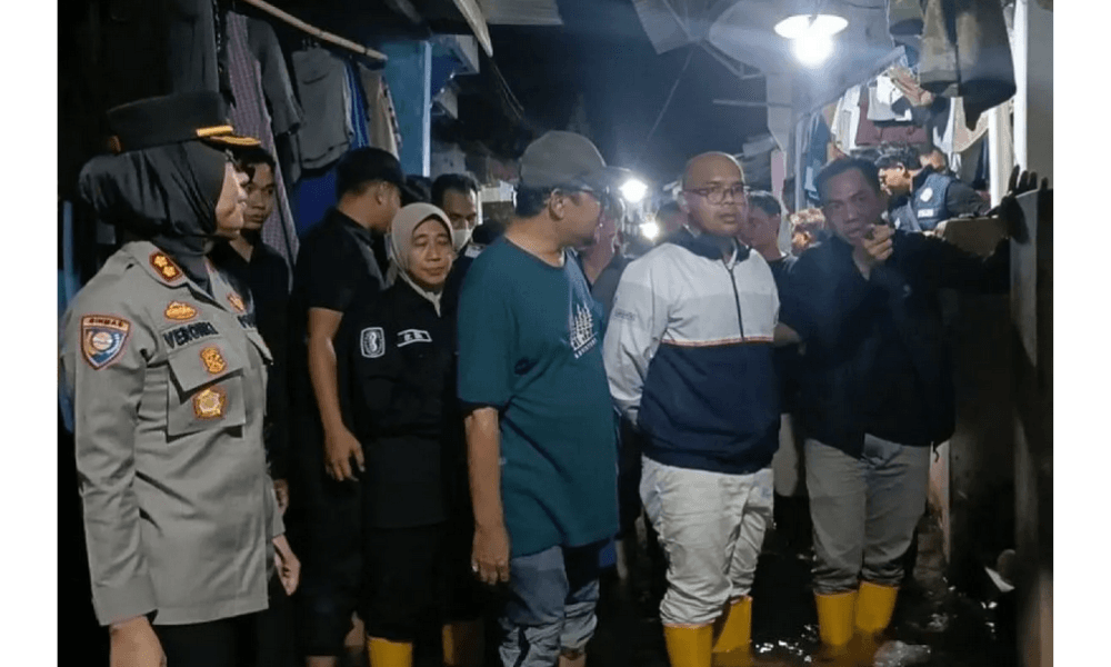 Pemkab dan Polres Batang Salurkan Bantuan Logistik untuk Warga Terdampak Banjir