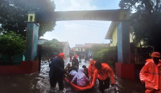 Pemprov DKI Terbitkan Surat Edaran Kerja Fleksibel dan WFH Akibat Cuaca Ekstrem