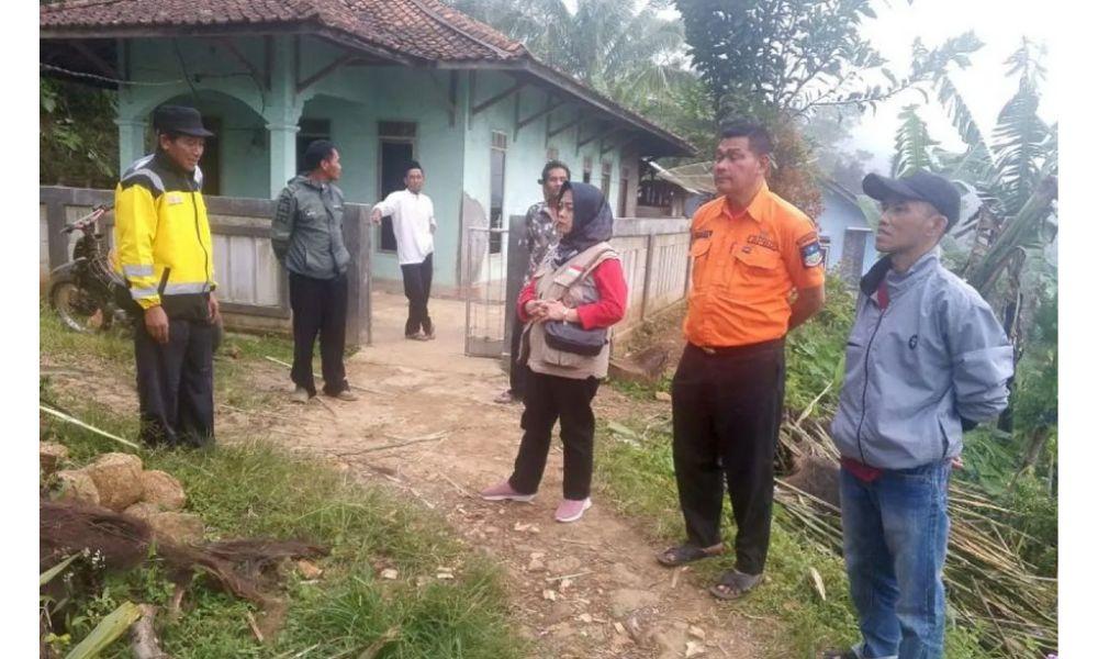 Angin Kencang Rusak 29 Rumah dan Tewaskan Satu Warga di Talegong, Garut
