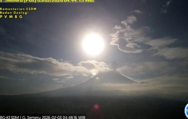 Gunung Semeru Erupsi, Kolom Abu Capai 700 Meter: PVMBG Tetapkan Status Siaga
