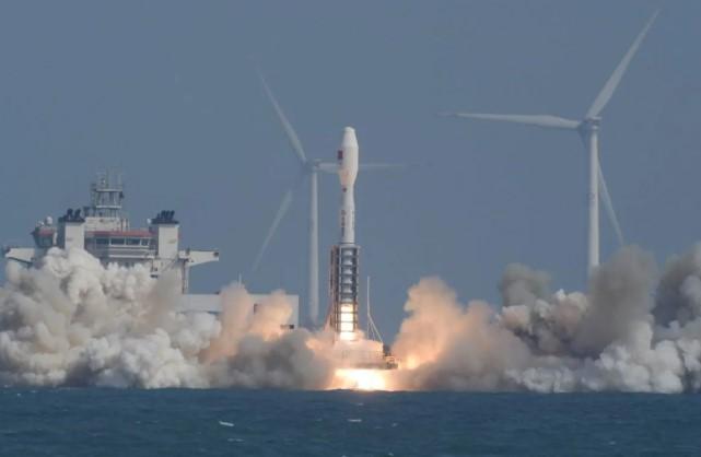 Roket Komersial Smart Dragon-3 China Berhasil Luncurkan Tujuh Satelit dari Laut