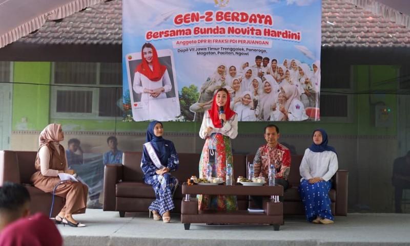 Novita Hardini Dorong Kreativitas Gen Z dan Advokasi Kesejahteraan Guru di Trenggalek