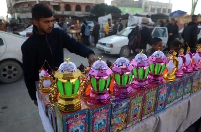 Warga Palestina Sambut Ramadan di Tengah Eskalasi Kekerasan dan Pembatasan Ketat