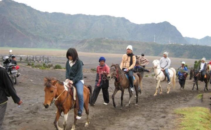 Polres Probolinggo Bentuk Tim Khusus Usut Hilangnya Tujuh Koper Wisatawan Thailand di Bromo