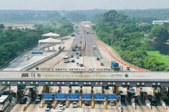 Libur Imlek 2026, Lalu Lintas Tol Jakarta-Cikampek Naik Hingga 27,81 Persen