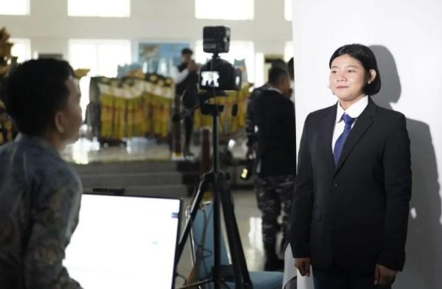 Kanim Surabaya Jadi Percontohan Pengambilan Data Biometrik Paspor Dinas