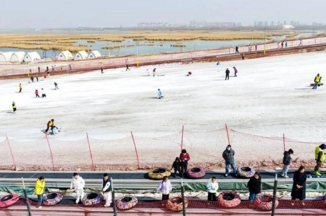Festival Musim Semi di China Diramaikan Tren Wisata Es dan Salju