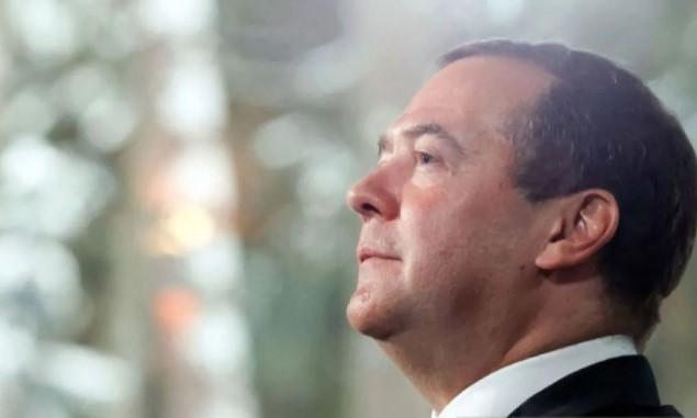 Medvedev Ancam Rusia Gunakan Nuklir Non-Strategis Jika Inggris dan Prancis Pasok Hulu Ledak ke Ukraina