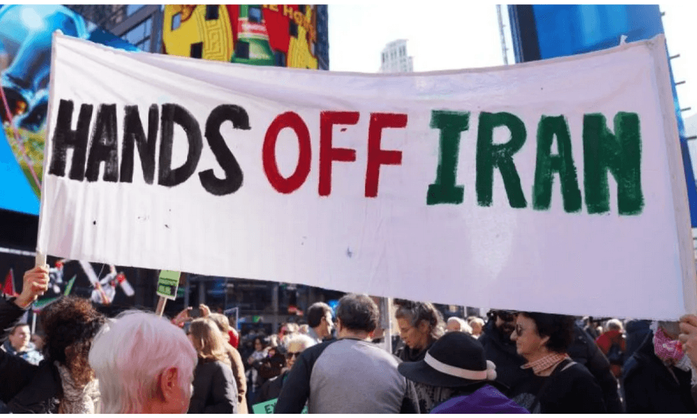 Pengunjuk Rasa Anti-Perang Gelar Aksi di Sekitar Gedung Putih dan Times Square