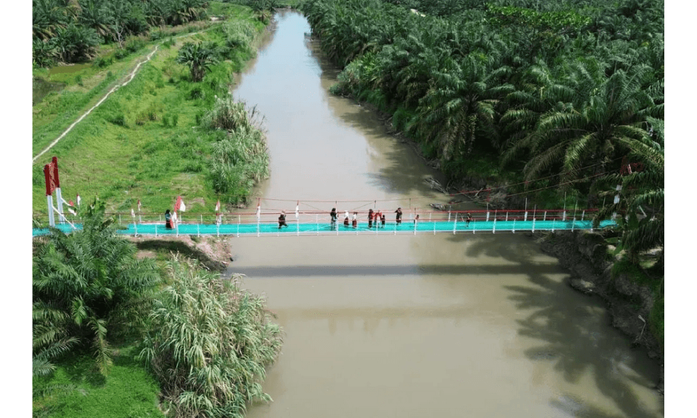 TNI Rampungkan Perbaikan Jembatan Perintis di Batu Bara, Akses Antardesa Kembali Normal