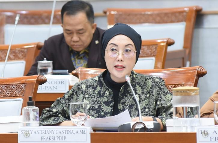 Komisi VIII DPR: Negara Wajib Lindungi dan Pulangkan 58 Ribu Jemaah Umrah Tertahan