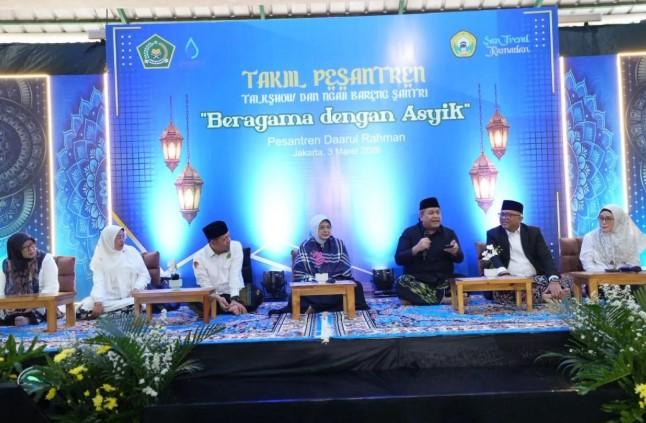 Kemenag Gelar Takjil Pesantren di Jakarta, Dorong Santri Beragama Asyik dan Melek Teknologi