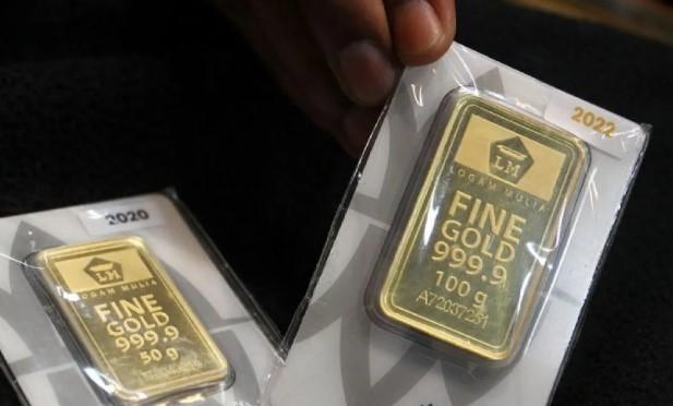 Harga Emas Antam Turun Rp25.000 Menjadi Rp3.024.000 per Gram pada Jumat Pagi
