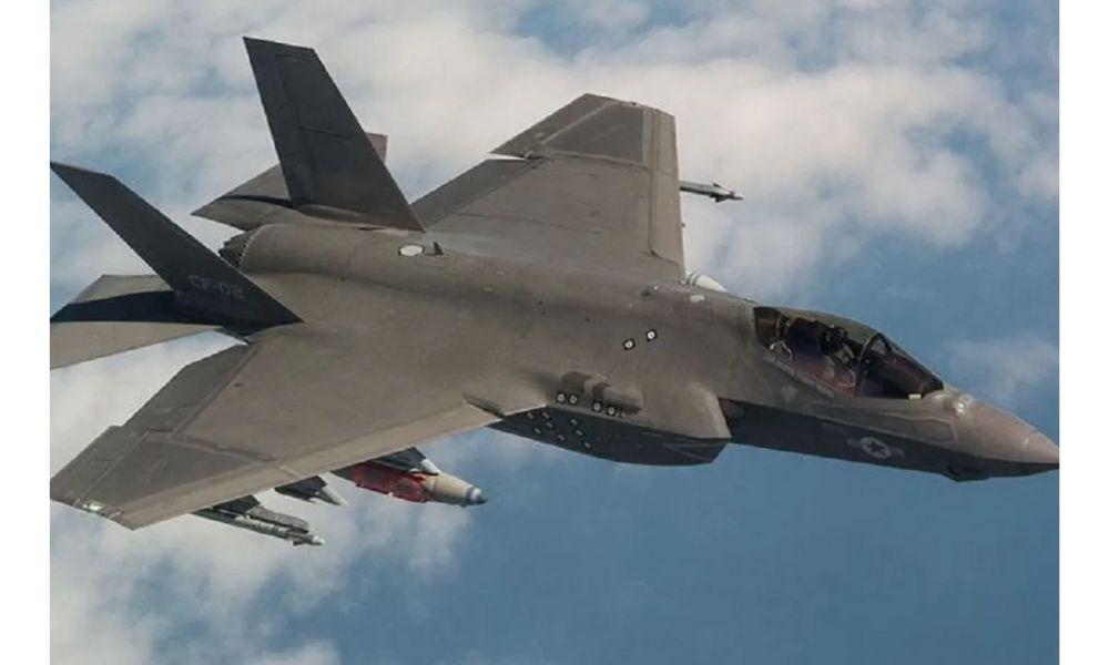 Banjir Setinggi 1,5 Meter Rendam Permukiman di Cipinang Melayu Jakarta Timur Akibat Luapan Kali Sunter